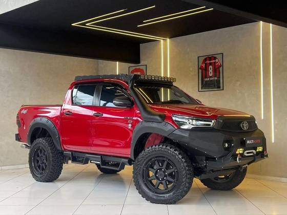 TOYOTA HILUX 2.8 D-4D TURBO DIESEL CD SRX 4X4 AUTOMÁTICO